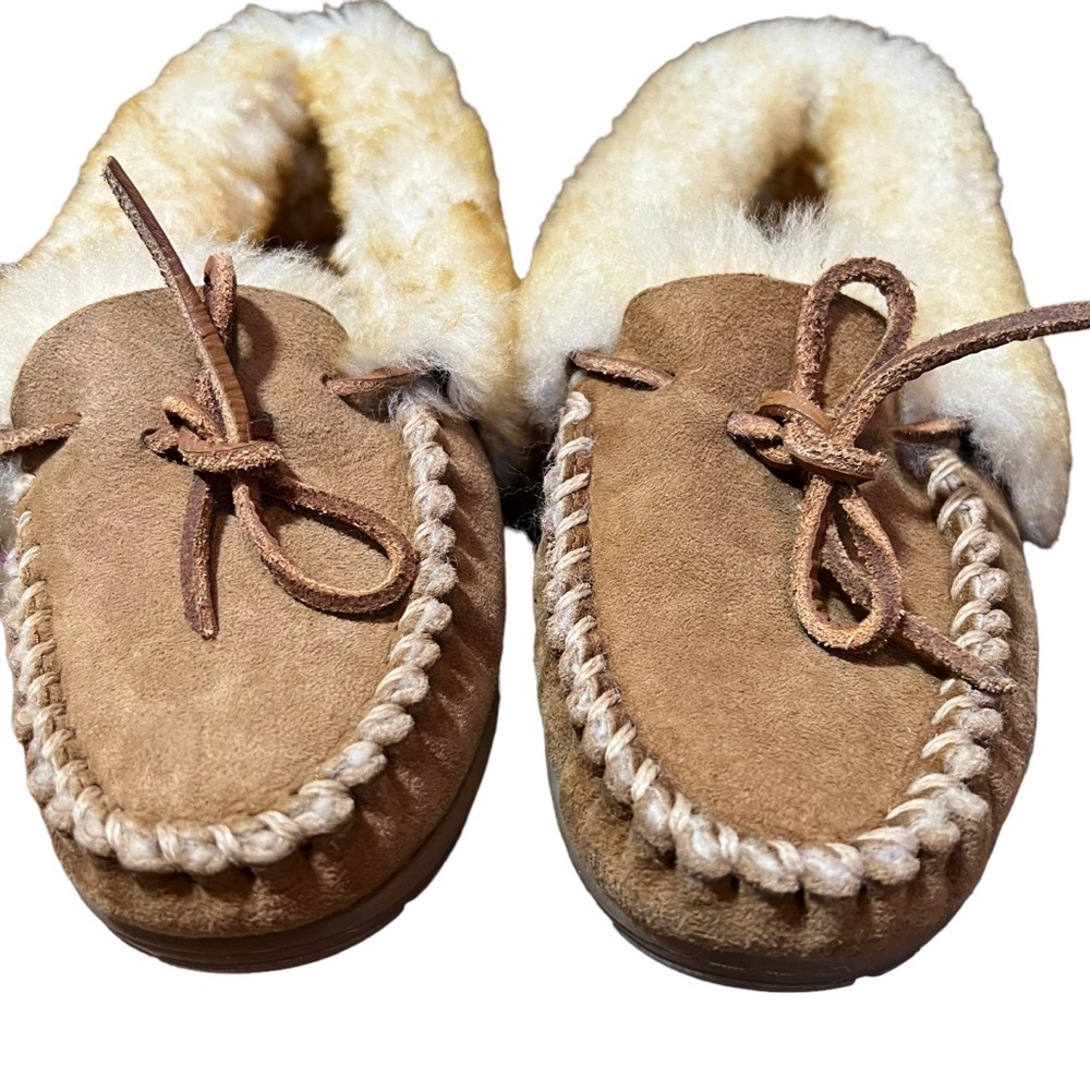 SOLD L.L. Bean Wicked Good Lamb Fur Lined Leather Moccasins Camel Tan Women’s - Picture 2 of 10
